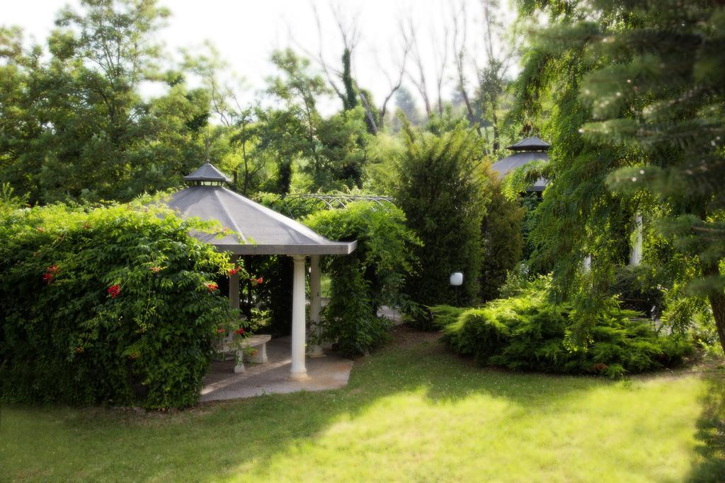 Hotel Villa Leri Monte Colombo Exterior foto
