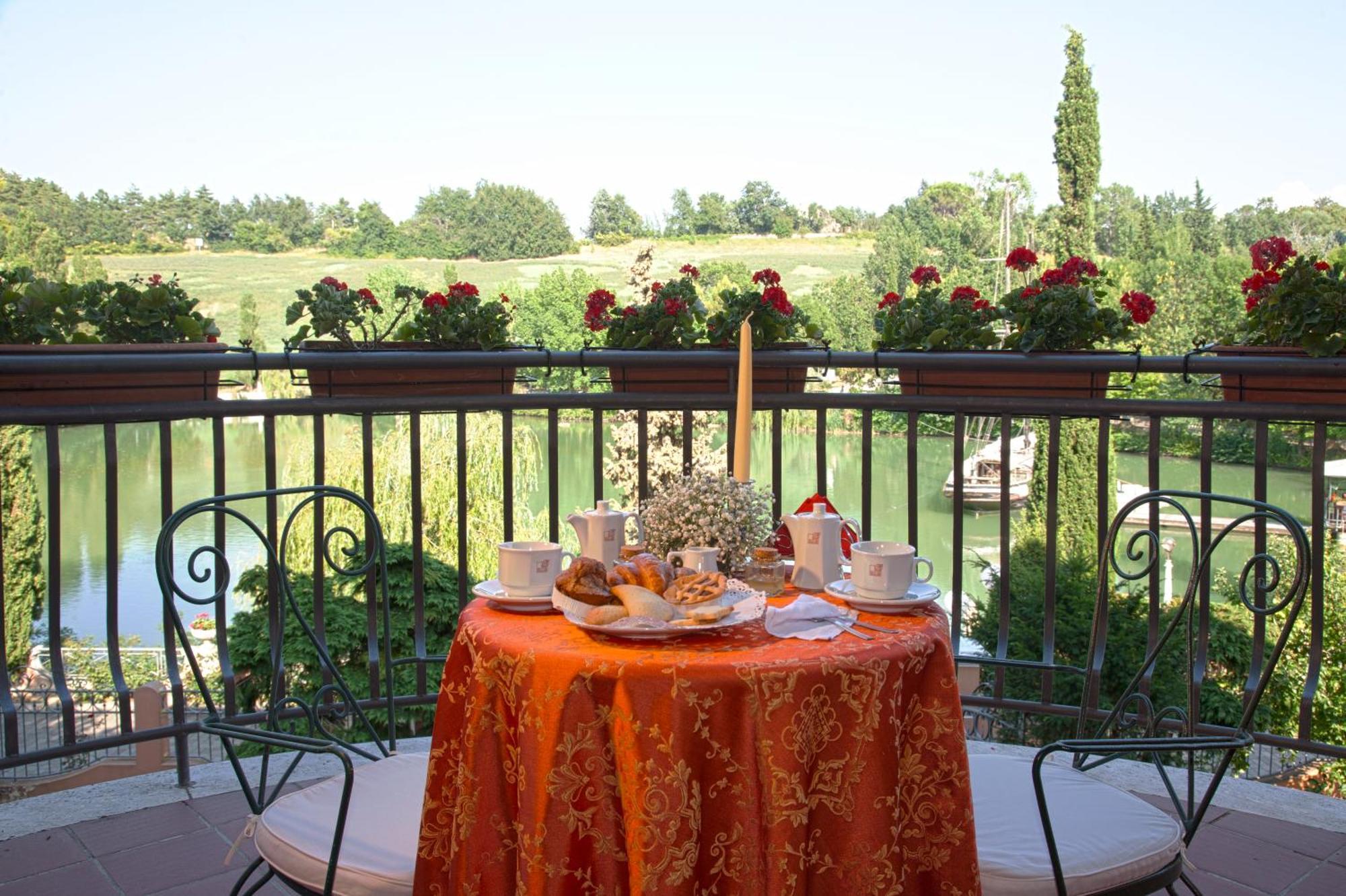 Hotel Villa Leri Monte Colombo Exterior foto