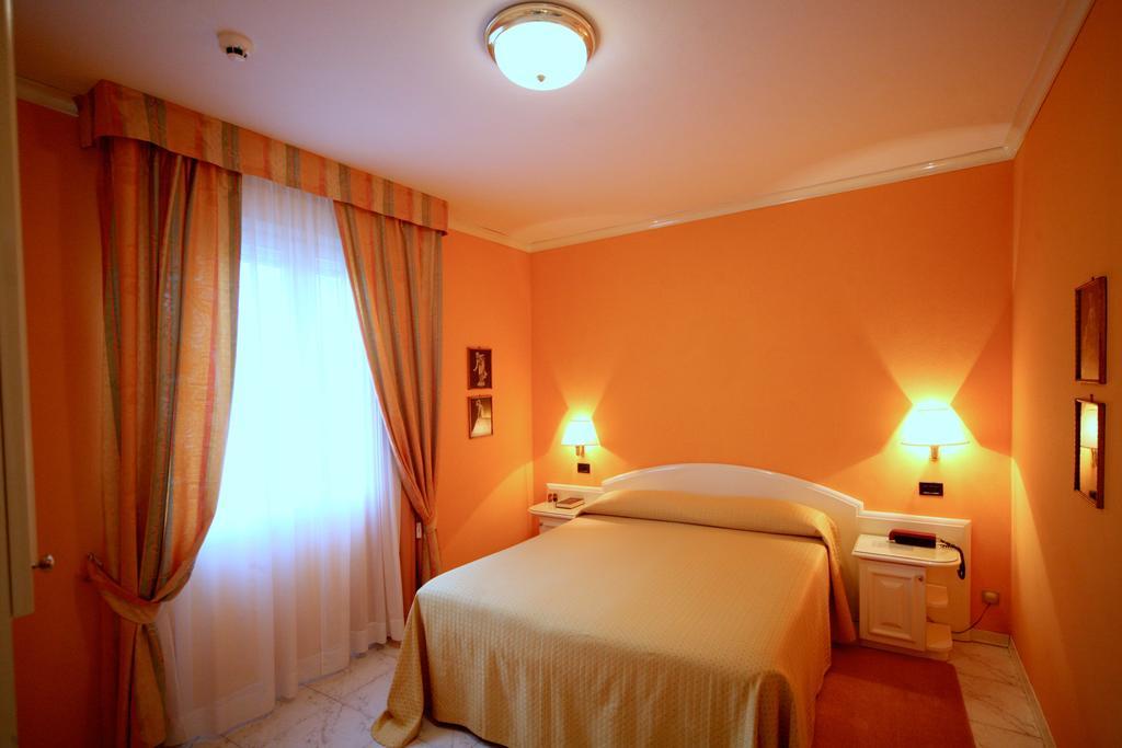 Hotel Villa Leri Monte Colombo Exterior foto